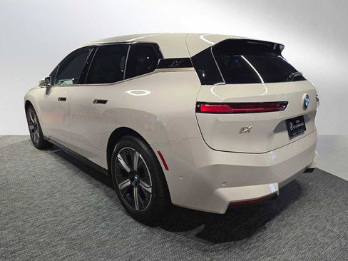 New 2026 BMW iX xDrive60 image 5