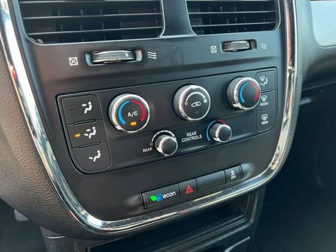 Used 2015 Dodge Grand Caravan SE w/ Quick Order Package 29E SE FWD image 19