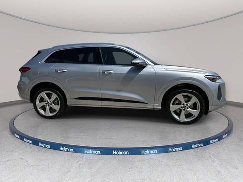 Used 2025 Audi Q5 Premium Plus w/ Premium Plus AWD/4WD image 3
