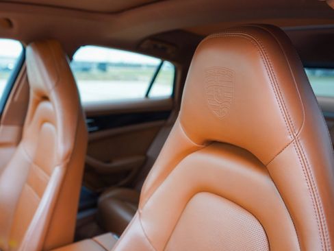 Used 2018 Porsche Panamera 4S image 9