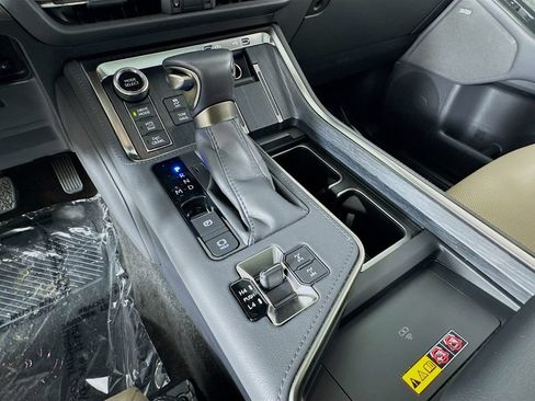 Used 2024 Lexus GX 550 AWD/4WD image 23