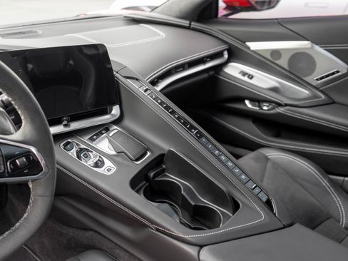 Used 2024 Chevrolet Corvette Stingray Premium Cpe w/ Z51 Performance Package RWD image 20