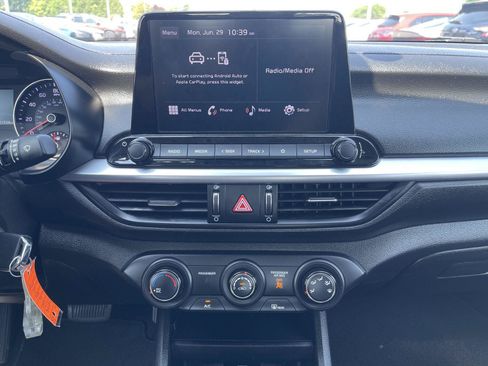 Used 2023 Kia Forte LXS w/ LXS Technology Package FWD image 9