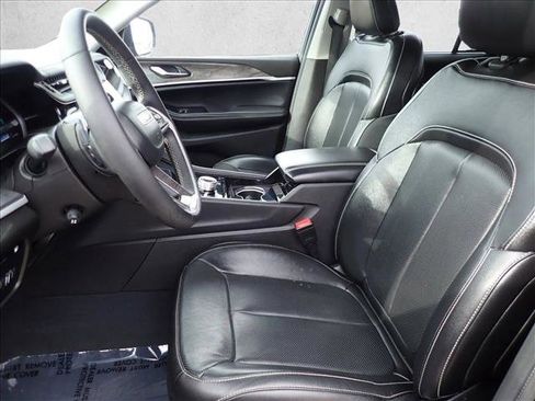 Used 2023 Jeep Grand Cherokee 4WD 4xe w/ Luxury Tech Group II image 13