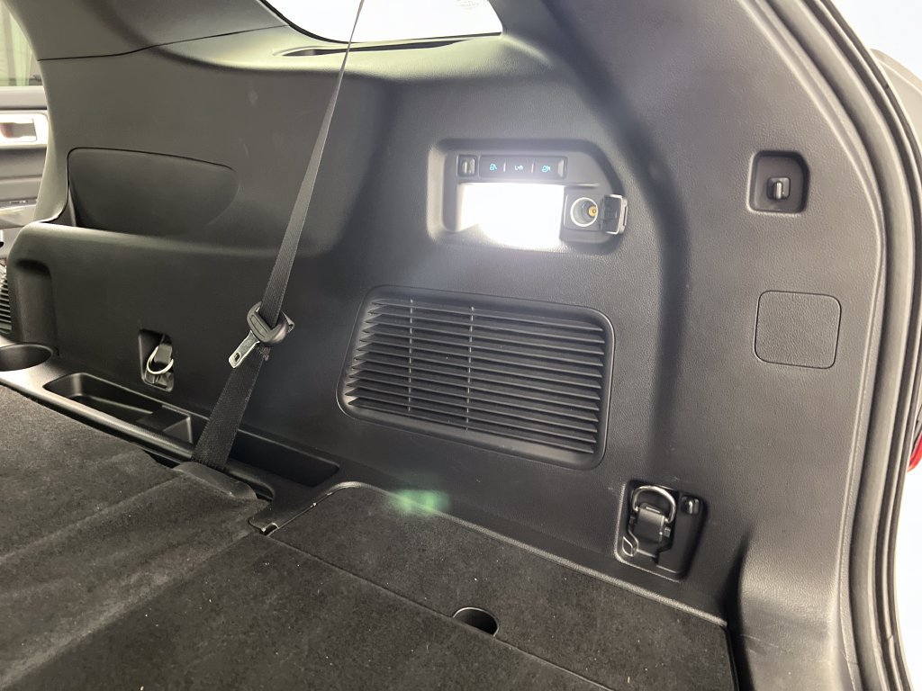 Used 2023 Ford Explorer Platinum w/ Technology Package AWD/4WD image 44
