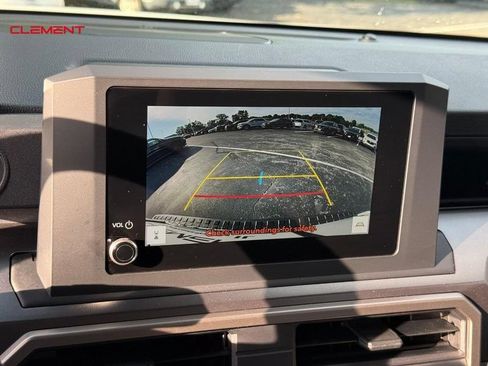Used 2025 Toyota 4Runner SR5 AWD/4WD image 28