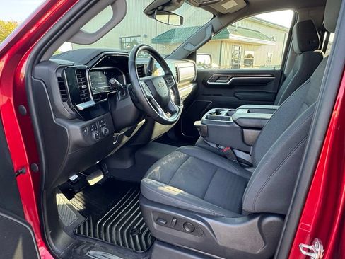 Used 2023 Chevrolet Silverado 1500 LT AWD/4WD image 5