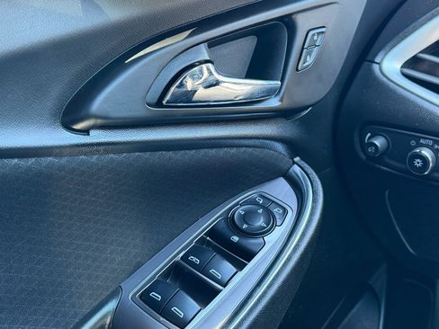 Used 2022 Chevrolet Malibu LT FWD image 28
