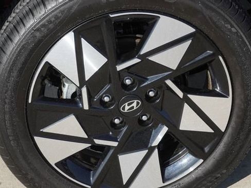 Used 2024 Hyundai Kona SEL image 11