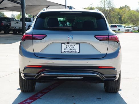 Used 2025 Buick Envision Sport Touring image 4