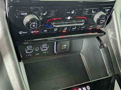 New 2025 Jeep Grand Cherokee Altitude image 22