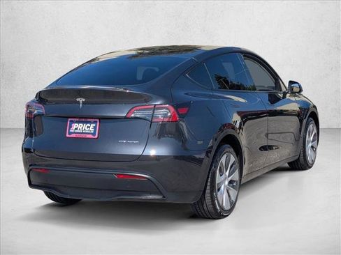 Used 2024 Tesla Model Y Long Range AWD/4WD image 5
