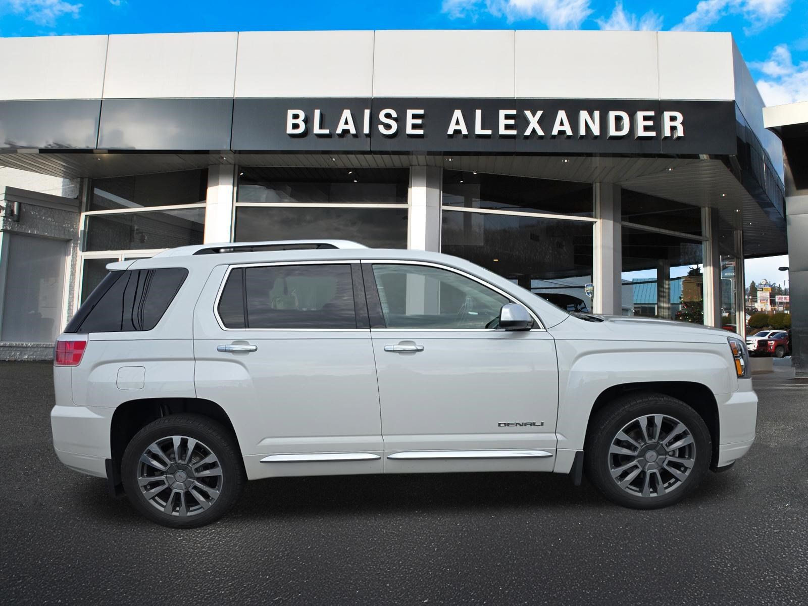 Used 2016 GMC Terrain Denali w/ Cargo Package AWD/4WD image 2