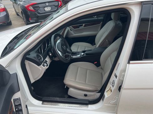 Used 2013 Mercedes-Benz C 250 Sedan image 13