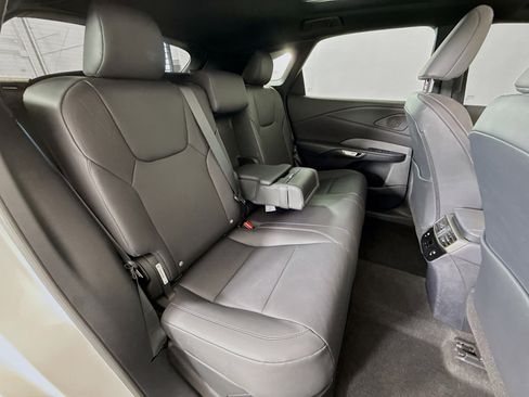 Used 2023 Lexus RX 350 w/ Accessory Package (Z1) image 25