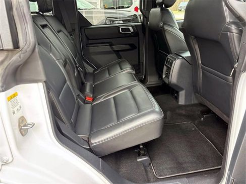Used 2025 Ford Bronco Outer Banks image 15
