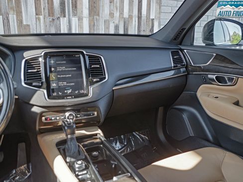 Used 2018 Volvo XC90 T6 Momentum w/ Convenience Package AWD/4WD image 17