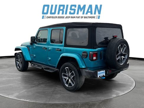 Used 2024 Jeep Wrangler Unlimited image 4