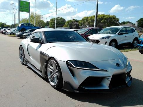 Used 2020 Toyota Supra image 4