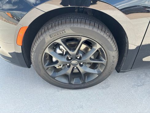 New 2027 Chrysler Pacifica Limited AWD/4WD image 12