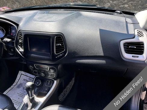 Used 2019 Jeep Compass Latitude w/ Cold Weather Group AWD/4WD image 15