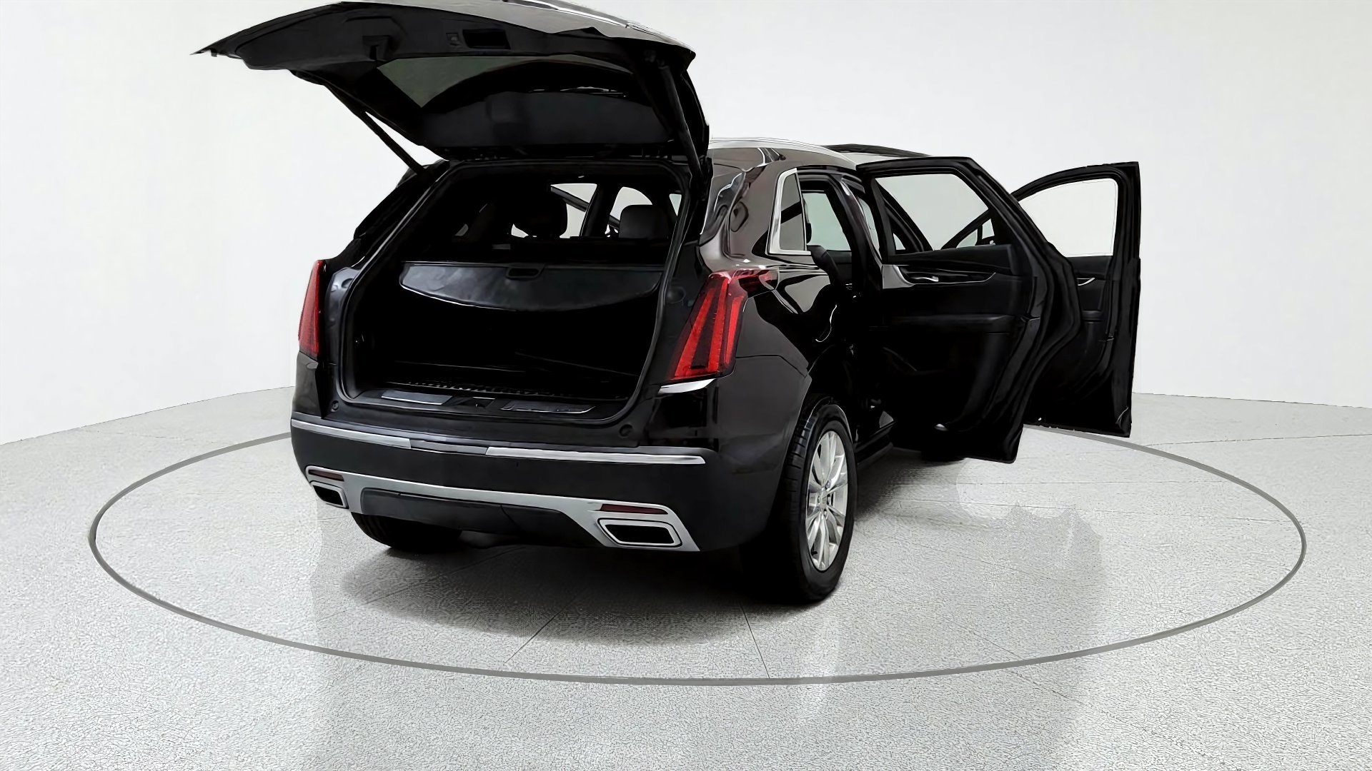 Used 2020 Cadillac XT5 Premium Luxury w/ LPO, Floor Liner Package FWD image 12