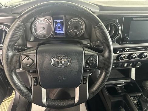 Used 2018 Toyota Tacoma TRD Sport w/ Technology Package AWD/4WD image 12