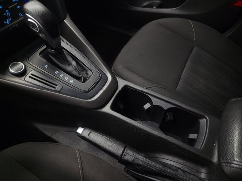 Used 2017 Ford Focus SEL image 26