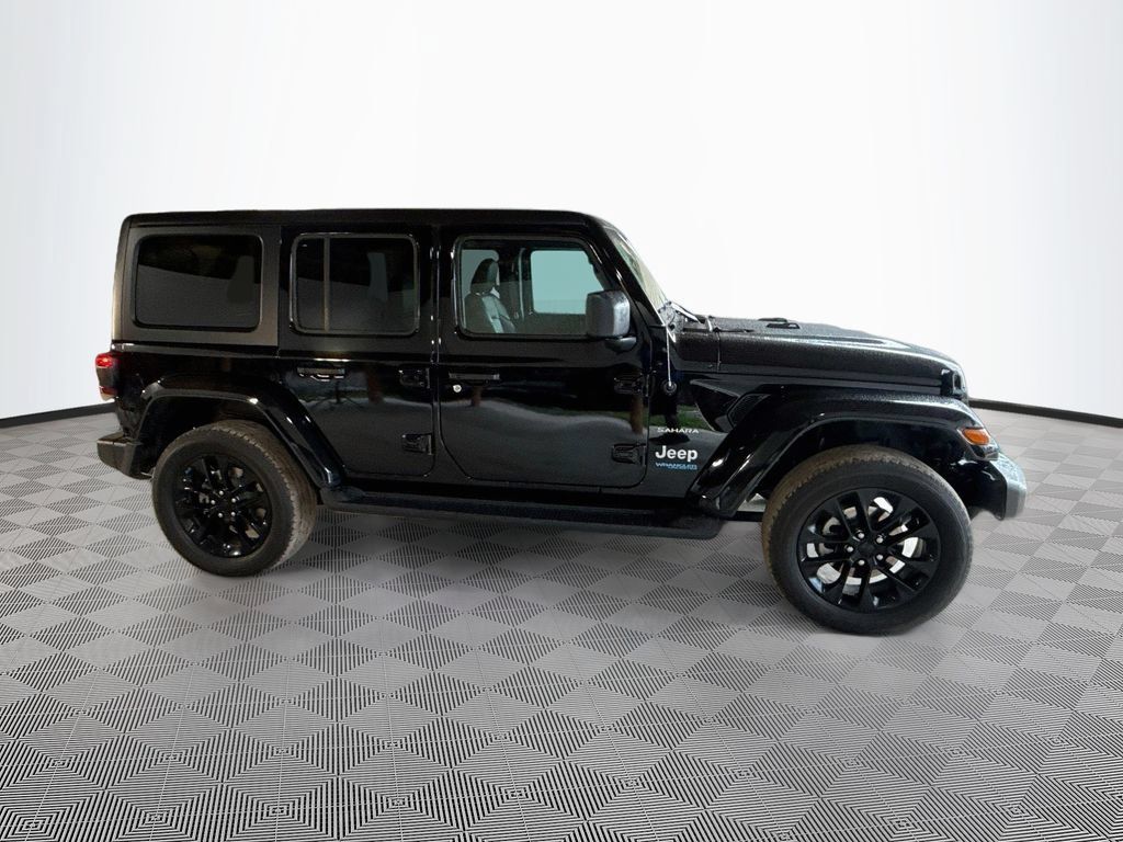 Certified 2022 Jeep Wrangler Unlimited Sahara w/ Cold Weather Group AWD/4WD image 5