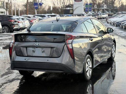 Certified 2018 Toyota Prius Two image 7