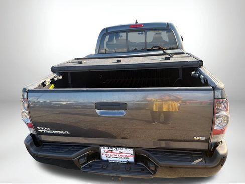 Used 2015 Toyota Tacoma 4x4 Double Cab w/ TRD Sport Package image 26