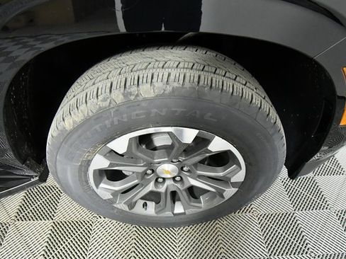 New 2026 Chevrolet Suburban LS image 17