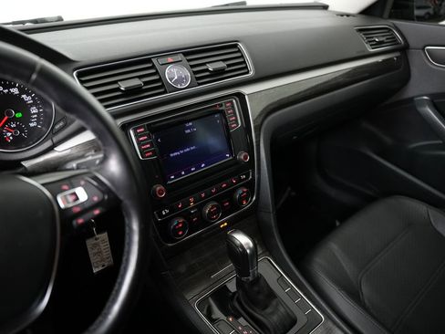 Used 2016 Volkswagen Passat 1.8T SE image 18
