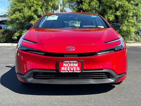 Certified 2026 Toyota Prius LE FWD image 5