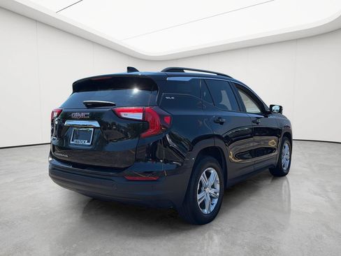 Used 2022 GMC Terrain SLE w/ Driver Convenience Package FWD image 8