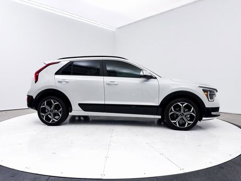 Certified 2024 Kia Niro EX Touring image 44