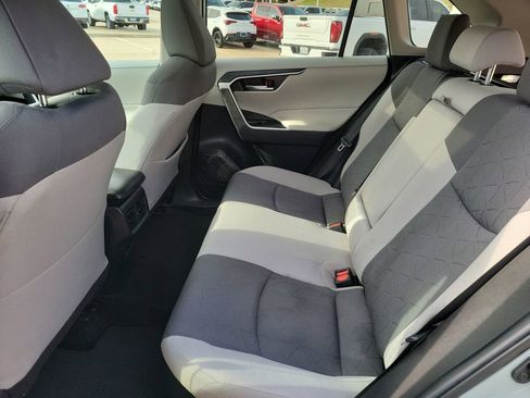 Used 2022 Toyota RAV4 XLE w/ Convenience Package image 24