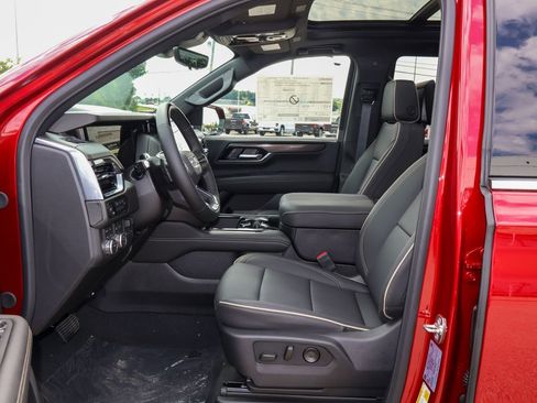 New 2026 GMC Yukon Elevation w/ Elevation Premium Package AWD/4WD image 7