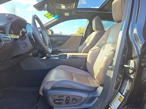 Certified 2022 Lexus ES 350 Ultra Luxury image 14