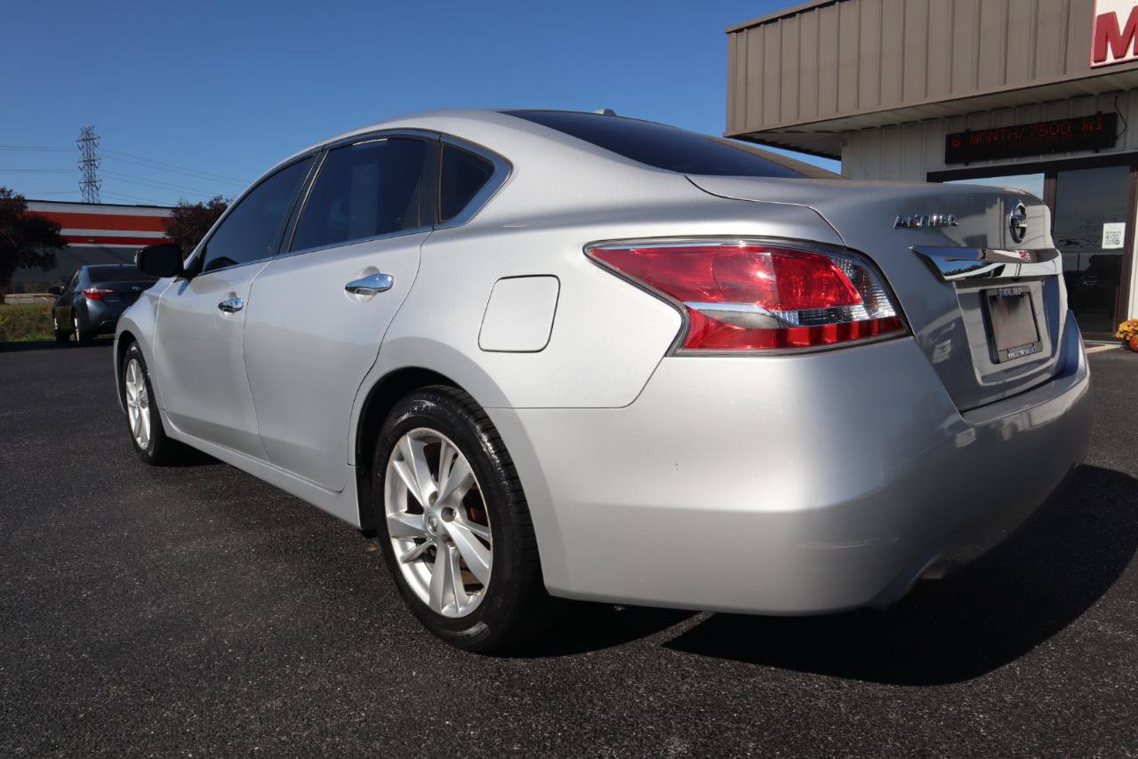 Used 2015 Nissan Altima 2.5 SL w/ Moonroof Package FWD image 25