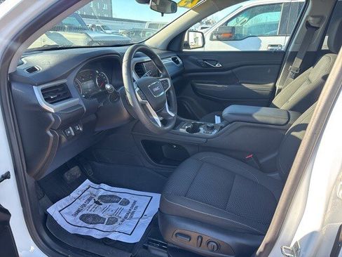 Used 2023 GMC Acadia SLE w/ Driver Convenience Package image 8