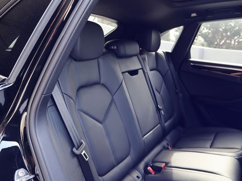 New 2026 Porsche Macan image 24