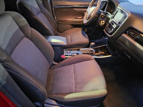 Used 2019 Mitsubishi Outlander ES FWD image 14