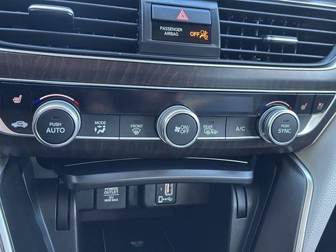 Used 2020 Honda Accord Touring image 34
