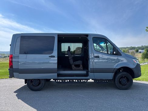 Used 2024 Mercedes-Benz Sprinter 2500 image 13