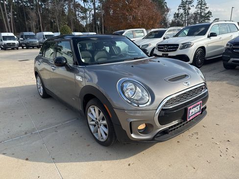 Used 2018 MINI Cooper Clubman S image 2