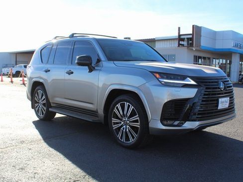 Used 2024 Lexus LX 600 4WD w/ Luxury Package image 1