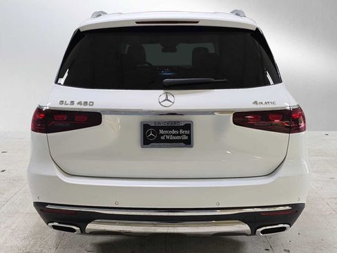 Used 2026 Mercedes-Benz GLS 450 4MATIC image 4