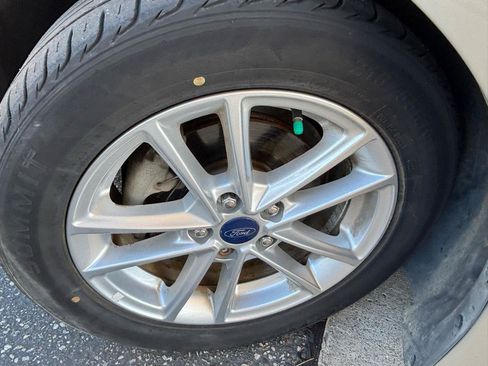 Used 2016 Ford Focus SE FWD image 35