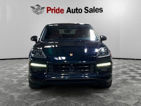 Used 2022 Porsche Cayenne Turbo w/ Assistance Package AWD/4WD image 3